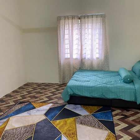 Homestay Sri Jasmine กาจัง ภายนอก รูปภาพ