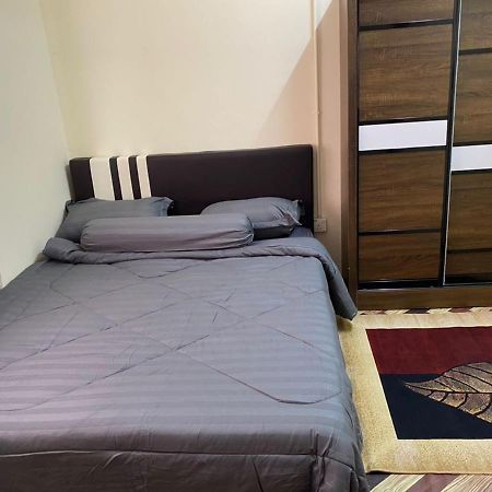 Homestay Sri Jasmine กาจัง ภายนอก รูปภาพ