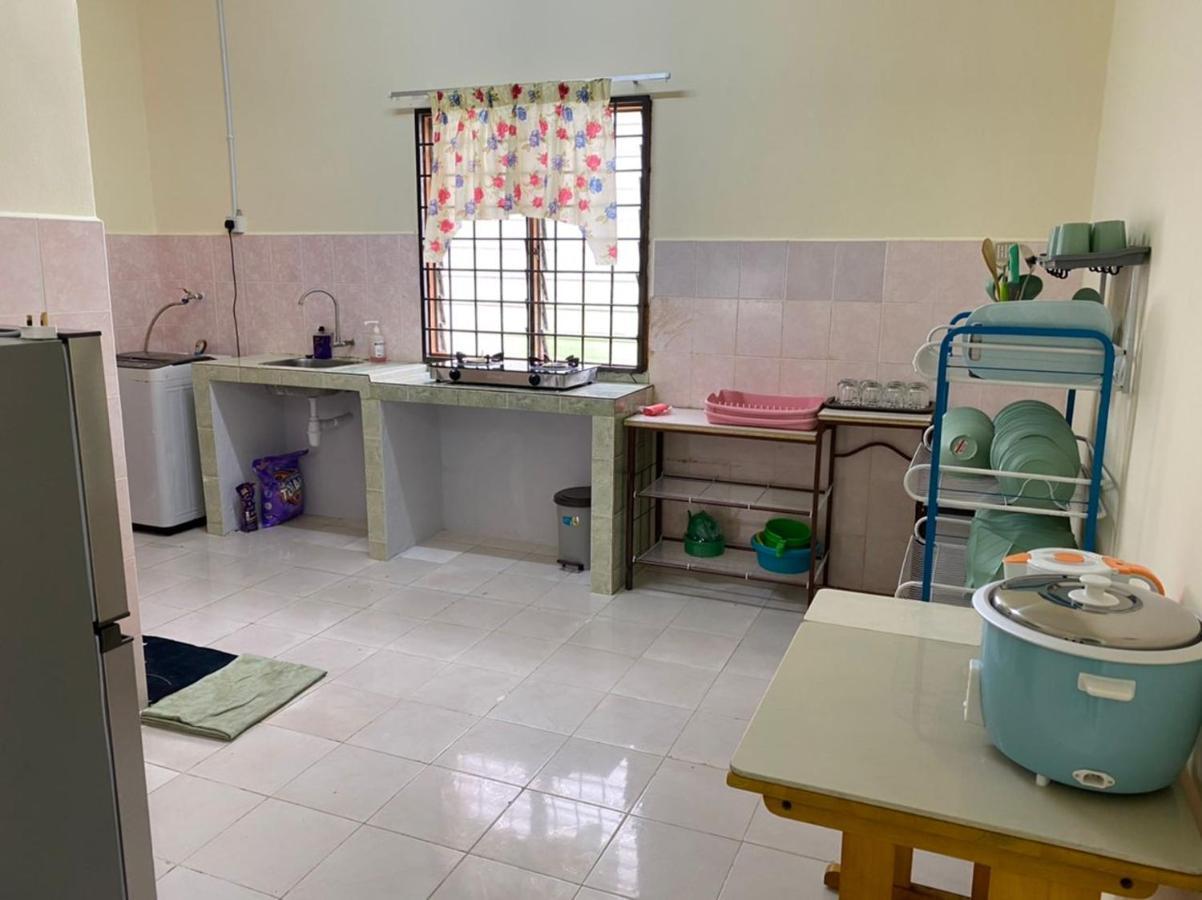 Homestay Sri Jasmine กาจัง ภายนอก รูปภาพ