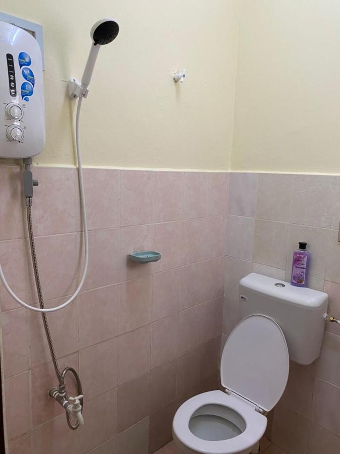 Homestay Sri Jasmine กาจัง ภายนอก รูปภาพ